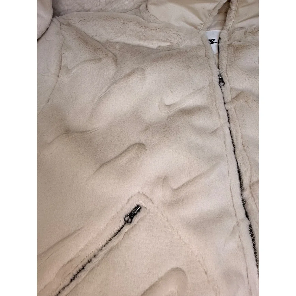 Nike Sportswear Essentials Faux Fur Jacket Cream All Over Swoosh XL CU6558-110